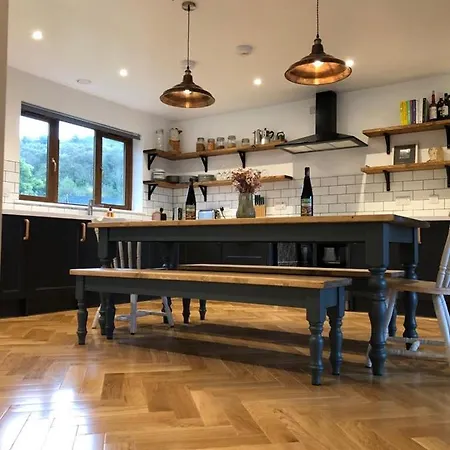 5-bedroom House Close To Beach * Rathmullan